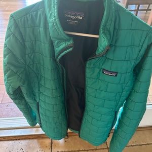 Women’s Medium Patagonia nano puff emerald